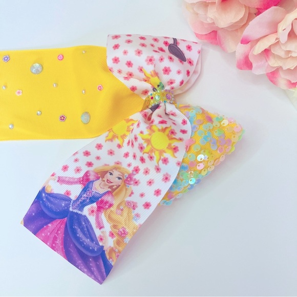 Disney Rapunzel Princess Cheer Hair Bow - Picture 2 of 5